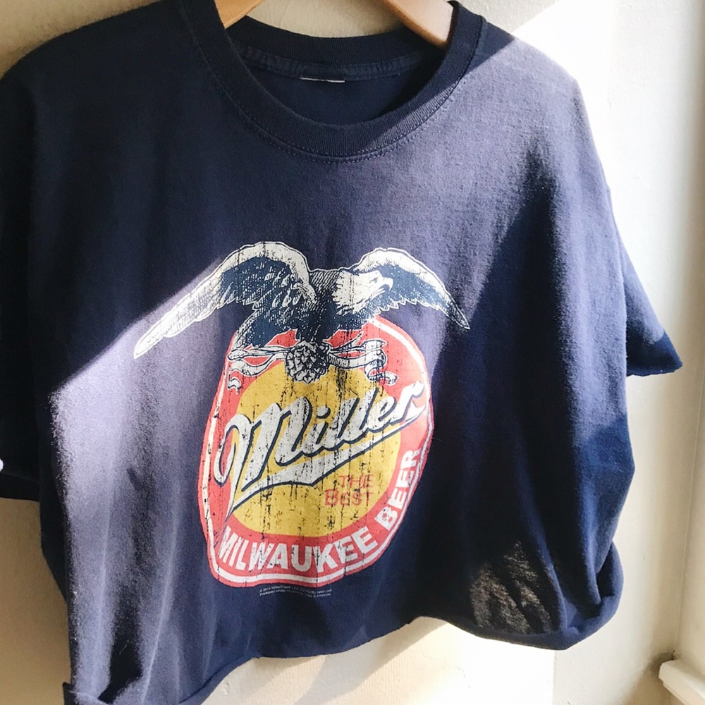 navy miller beer cropped tee